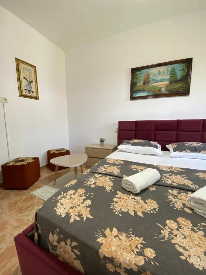 The Hood - Shkodra Backpackers Hostel Exterior photo