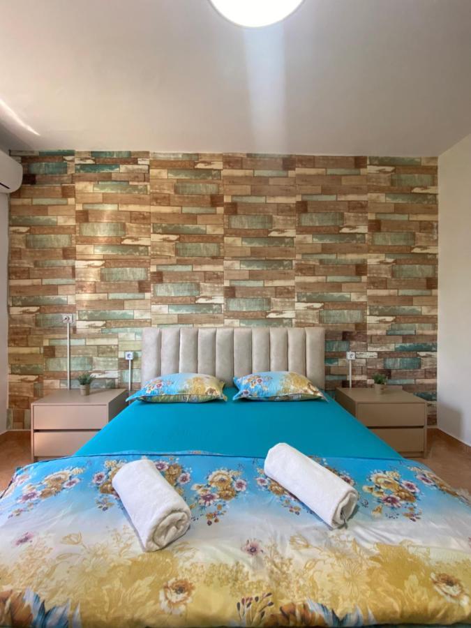 The Hood - Shkodra Backpackers Hostel Exterior photo